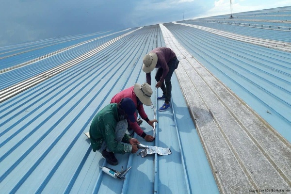 Giá thi công sơn chống nóng mái tôn 2023